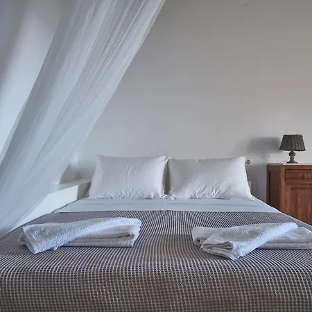 Oliaros Seaside Complex Apartman *