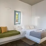 Oliaros Seaside Complex Agios Georgios (Antiparos)
