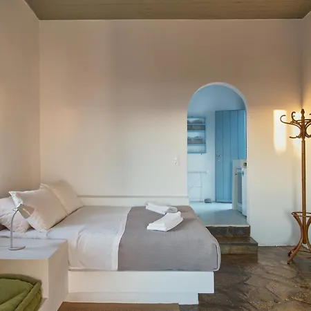 Oliaros Seaside Lodge アパート