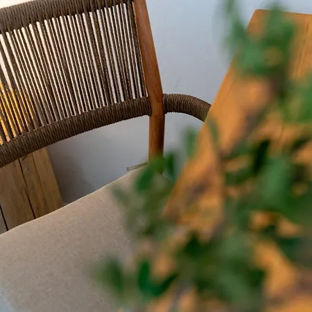 Oliaros Seaside Apartment *